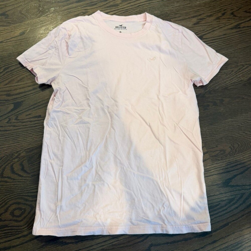 Hollister Men's Must-Have Collection T-Shirt Size S Light Pink Crew Neck